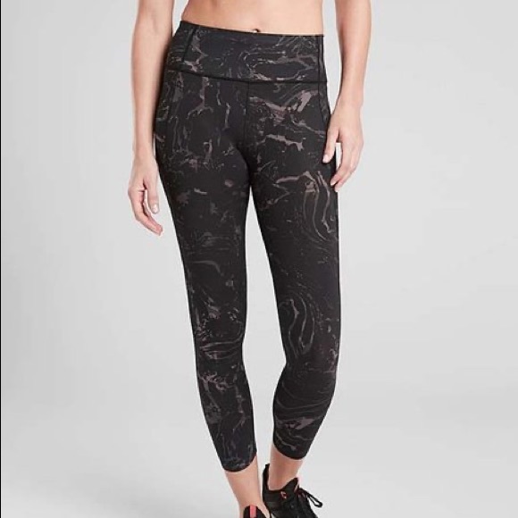 ATHLETA Black Marble Velocity Stash Pocket 7/8 Leggings - Picture 1 of 14